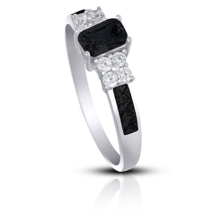 Pierścionek srebrny z czarnymi kamieniami