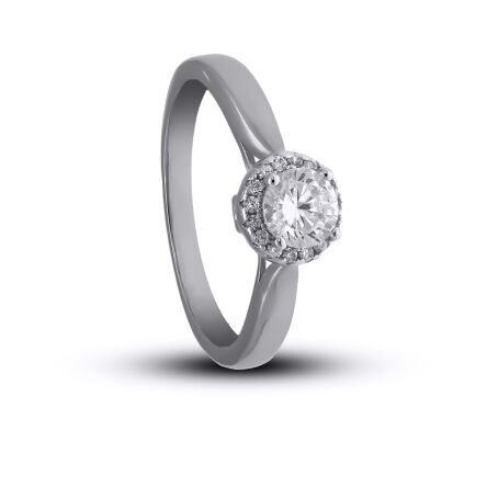 Pierścionek srebrny z okrągłym kamieniem