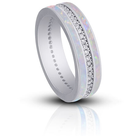 Pierścionek srebrny z białym opalem i cyrkoniami