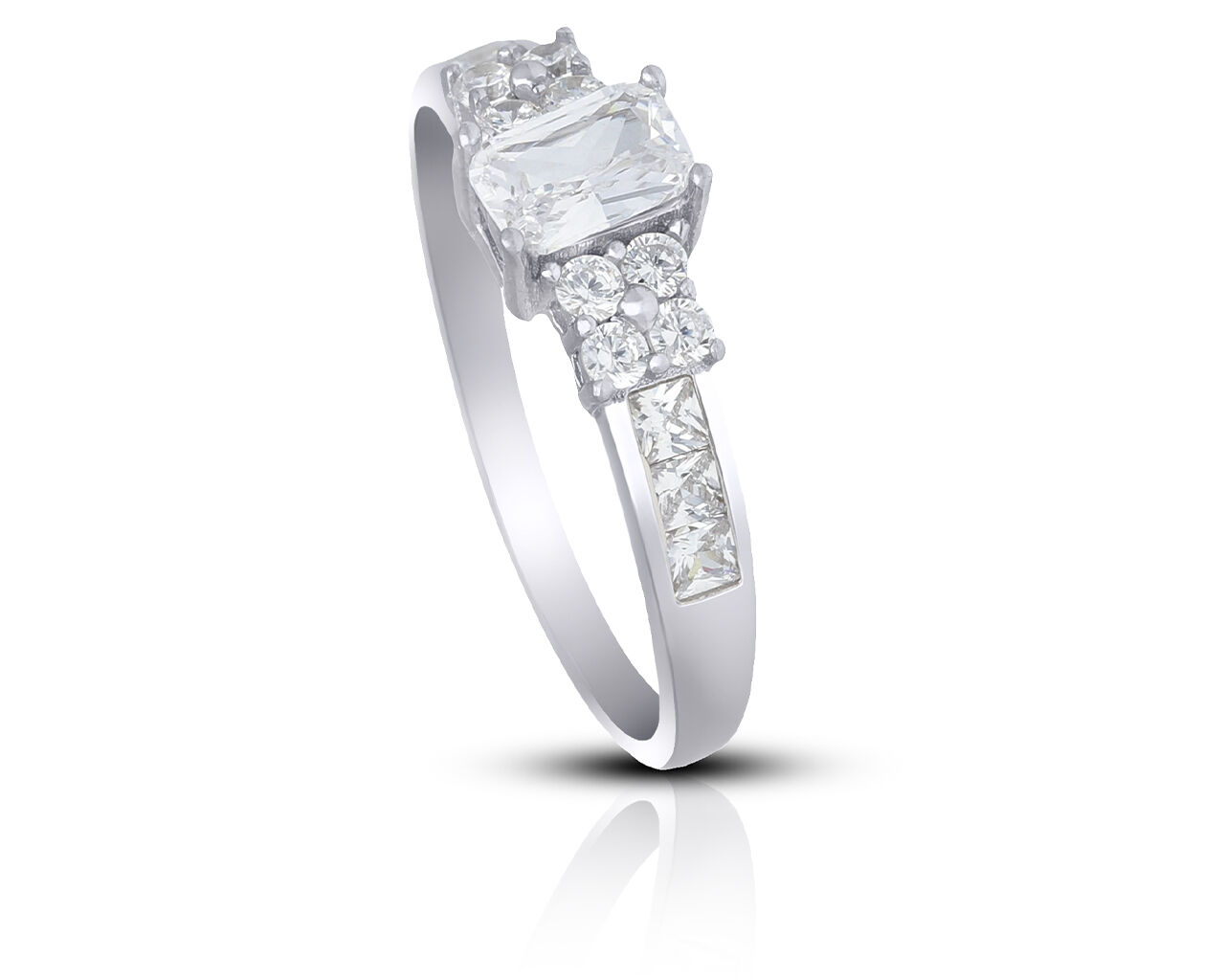 Pierścionek srebrny ozdobiony cyrkoniami