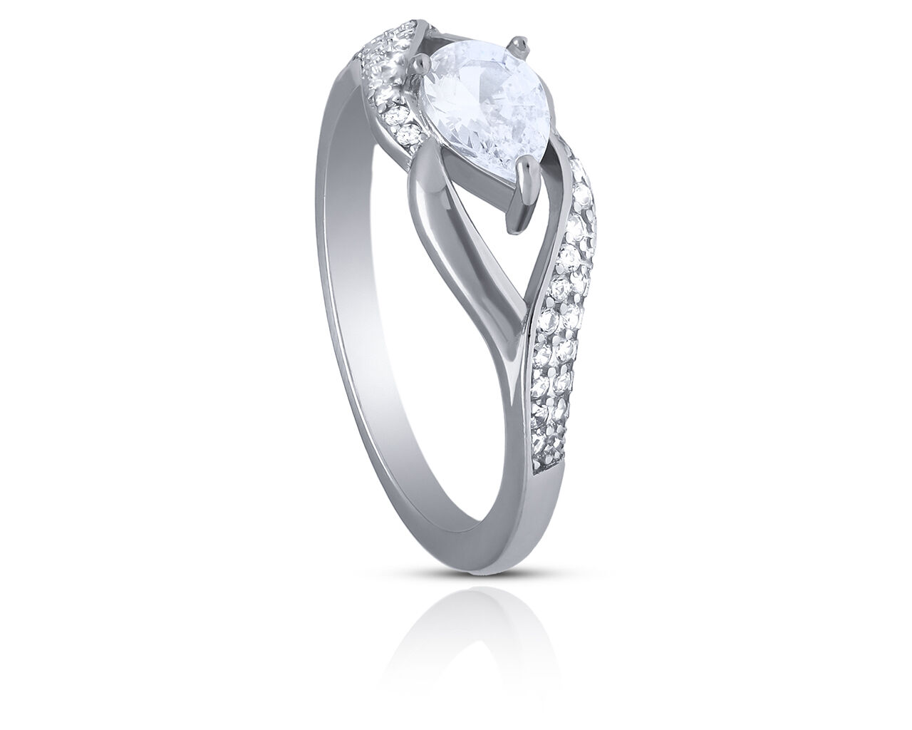 Pierścionek srebrny o oryginalnym wzorze