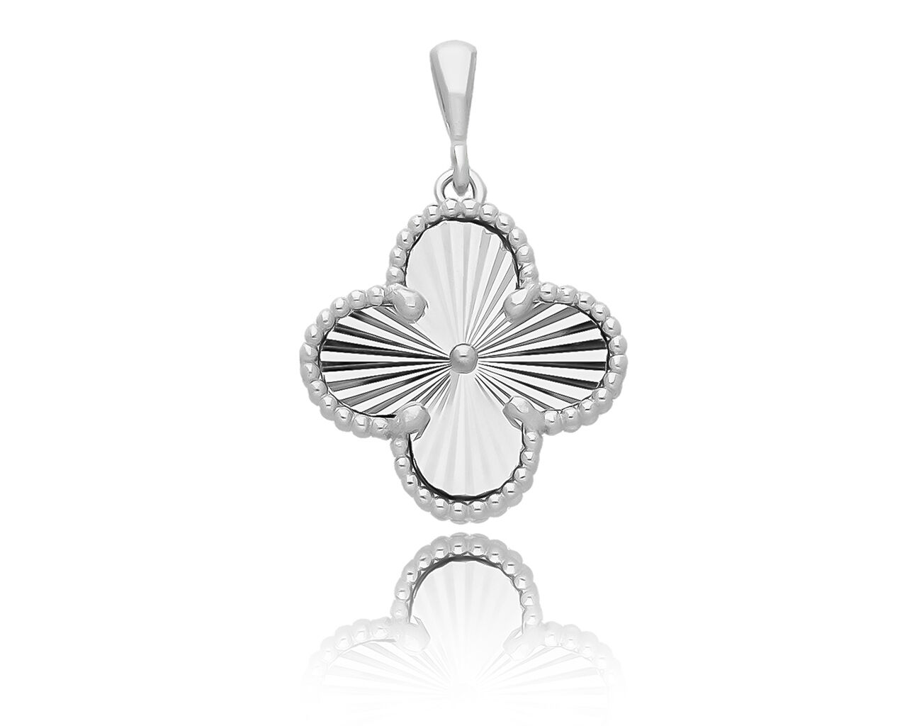 Srebrna zawieszka z błyszczącym diamentowaniem