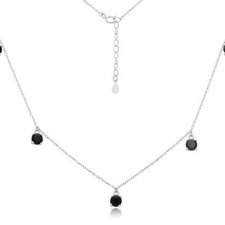 Srebrny naszyjnik z wiszącymi czarnymi kamieniami
