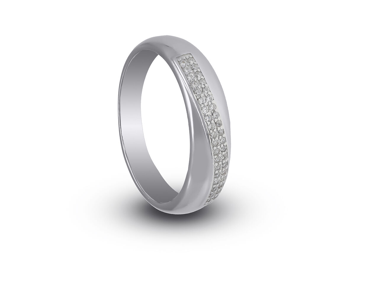 Pierścionek srebrny z paskiem cyrkonii