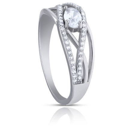 Pierścionek srebrny ozdobiony cyrkoniami