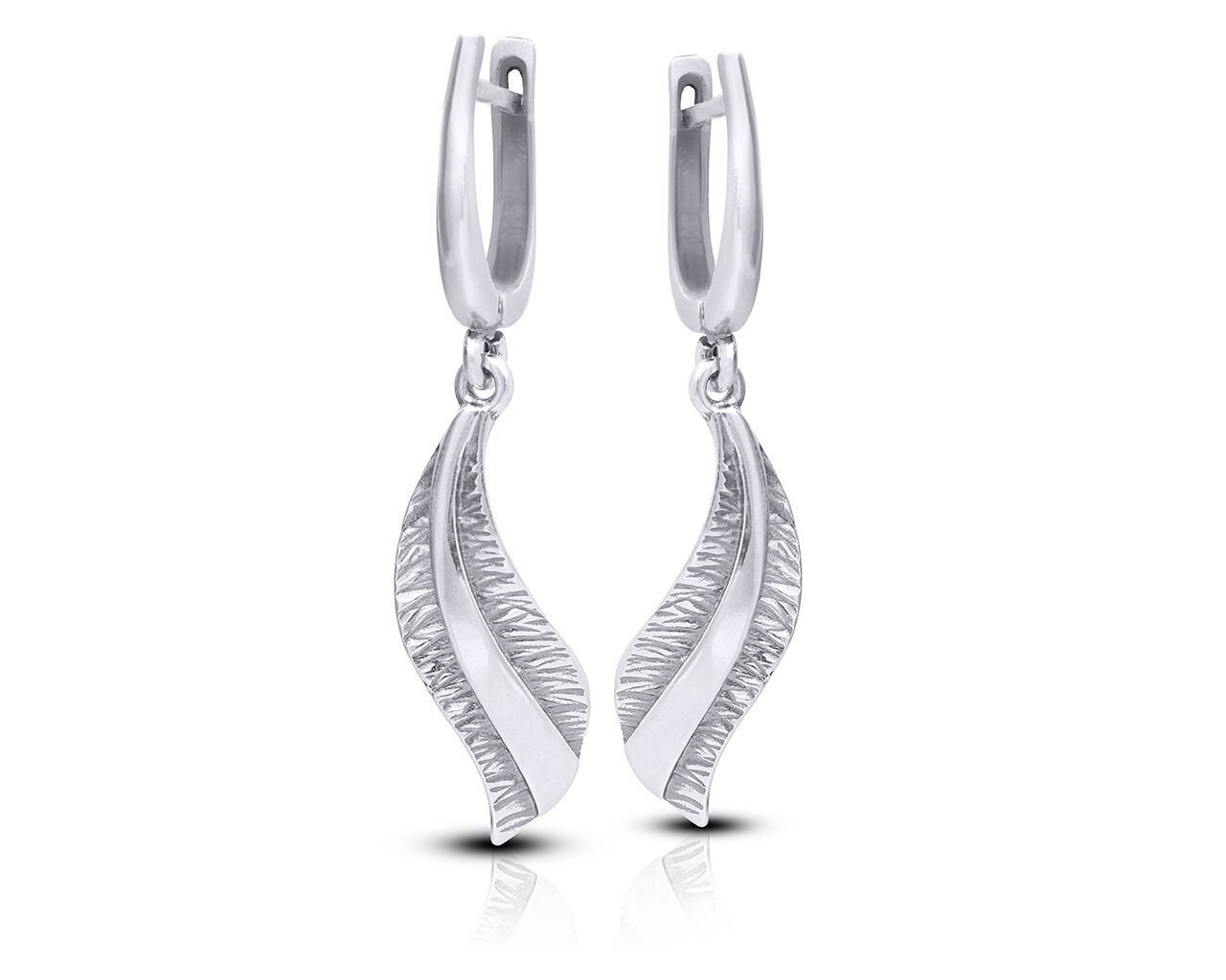 Kolczyki srebrne oksydowane z wiszącym elementem